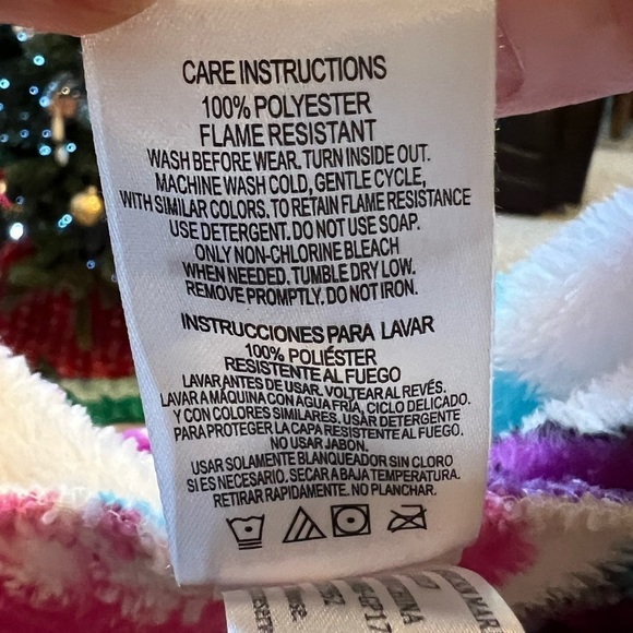 078. Shopkins Girls Glam Diva Plush Fleece Hooded Robe Lipstick Bathrobe - Picture 6 of 6